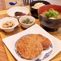 出汁しゃぶ屋のメンチカツ定食