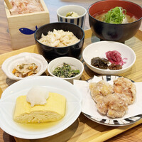 出汁巻き玉子と出汁香る鶏唐揚げ定食