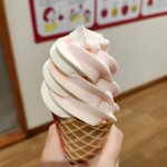 あら、りんご。 青森ファクトリー店 - フライングで一口食べました