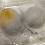 Yorozuya Rinchou - 栗大福、抹茶大福☆
                        
                        栗餡たっぷりの大福と、抹茶の香る抹茶餡の大福w
                        餅もなかなか良い感じ！(๑´ڡ`๑)