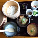 おにぎり あぜっこ - おひつ御膳　肉料理（道産豚の角煮）1,350円