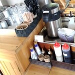 おにぎり あぜっこ - 水・箸などセルフコーナー