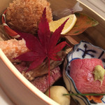 おにく 花柳 - 和牛クラシタの軽い炙り北海道産生雲丹巻き・和牛１００％メンチボール・和牛ミニッツステーキ・舞茸・栗・柿