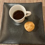 レストラン 椿山荘 カメリア - 国産茸のコンソメスープ　コンテチーズのグジェール