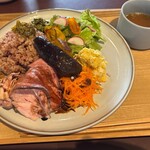 DOG GOODS＆CAFE SHEi - 料理写真:■お肉のプレート汁物セット（ローストポーク うつくしまエゴマ豚 バルサミコソース）￥1,600