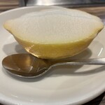 焼肉 ジャンボ - いくつかのデザートの中から、レモンシャーベットをチョイス。