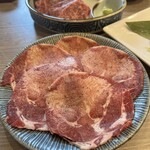 焼肉すだく家族亭 - 霜降り上タン