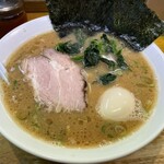 らーめん 喜輪 - ラーメン、味玉付き
