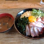 愛想屋 西天満本店 - 並盛ネタマシ＋赤だしセット