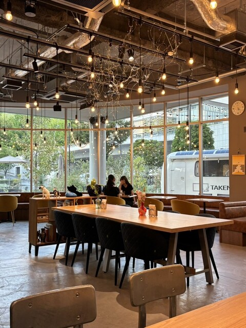 Tomt cafe bistro bar （トムト）のご予約 - みなとみらい/カフェ