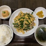 中華 いろは - 料理写真:ニラ玉定食　