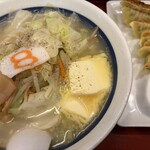 8番らーめん - 料理写真: