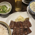 たんや 善治郎 二日町店 - 真中たん定食　4枚12切
