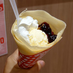 マリオンクレープ  - 料理写真:ブルーベリージャムスペシャル550円