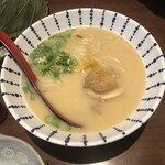 博多うまかもん びんちょうや - 豚骨ラーメン