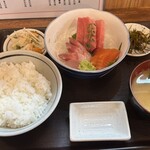 かんのん - 肉厚の刺身は絶品