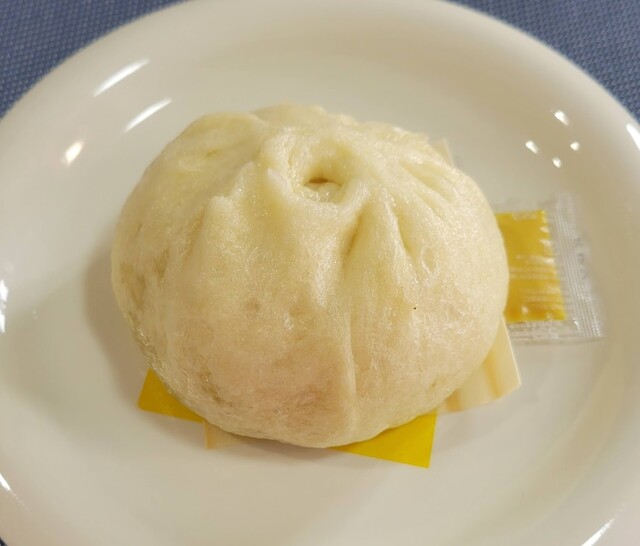 551 HORAI Shinkansen Shin Osaka Eki Ten (Shinkansen Kaisatsunai) photo 5