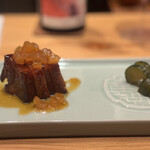 魔都 MATO - チャーシュー焦がし林檎ソース添え(香港)