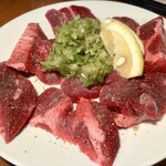 炭火焼肉炙や - たんすじ