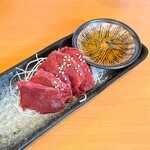 大衆酒場 五の五 - サメハツ レバ刺し風@¥539