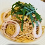 フルーツピークス - イカと蓮根の明太子スパゲッティ