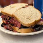 KATZ'S DELICATESSEN - 