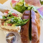 フルーツピークス - エビとアボカドのホットサンド