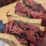 KATZ'S DELICATESSEN - 