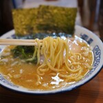 横浜豚骨醤油ラーメンYOLO - 