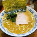 横浜豚骨醤油ラーメンYOLO - 