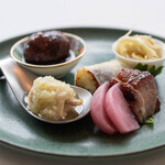 文菜華 - 2025.10 一口北京ダック入り前菜