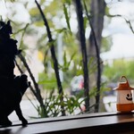 とんかつ 大倉 - 中から外見る