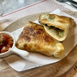 ティーファクトリー・アンド・モア - ほうれん草ケサディーヤ