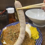 ヌードル＆スパイスカレー 今日の1番 - 初のソーセージ　リフト！