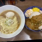 ヌードル＆スパイスカレー 今日の1番 - 朝限定セット ¥1,000-(税込) ※玉子とボイルの法則ソーセージは店主からサービスとサプライズ！