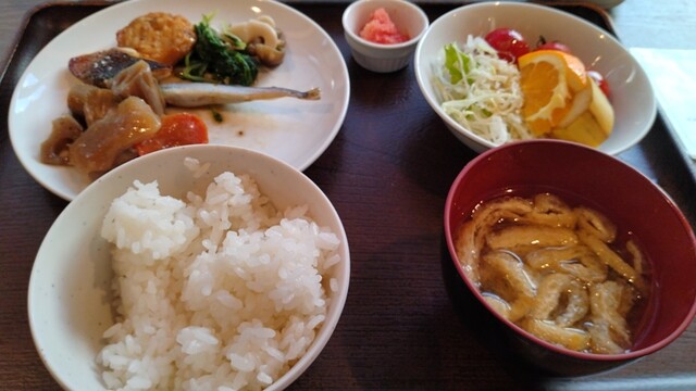 八百治博多ホテルレストラン　ホーリーブルー