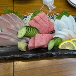 味劇場 ちか - 料理写真:刺し身の盛り合わせ