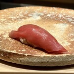 鮨 富かわ - 本鮪中トロ二枚重ね