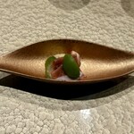 鮨 富かわ - 長期熟成ハモンセラーノ　ヤマモモ　イチヂクの白和え