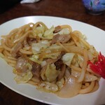 めぐみ食堂 - 料理写真:焼きうどん☆500円(*´σｰ｀)