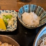 そば処 上代 - 大根おろしとお漬物
