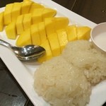 SOMBOON SEAFOOD - カオニャオマムアン