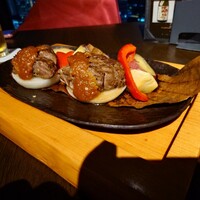 ダイナミックキッチン＆バー 燦 大阪店 - ◆鉄板◆
                    国産牛フィレ肉の朴葉味噌焼き