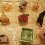 レストランMOMO - 9色のパレット！