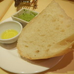 レストランMOMO - パン