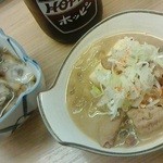 晩杯屋 - 141031東京　晩杯屋大山店　煮込み130円、かきす250円