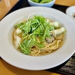 ＰＵＢＬＩＣ ＤＩＮＥＲ - あさり・自然栽培冬瓜・水菜の和風パスタ