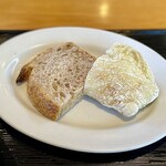 ＰＵＢＬＩＣ ＤＩＮＥＲ - 2種のパン
