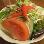 瑠美 - カレーの付け合わせサラダ