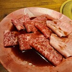 和牛とタン 焼肉 とみ - 